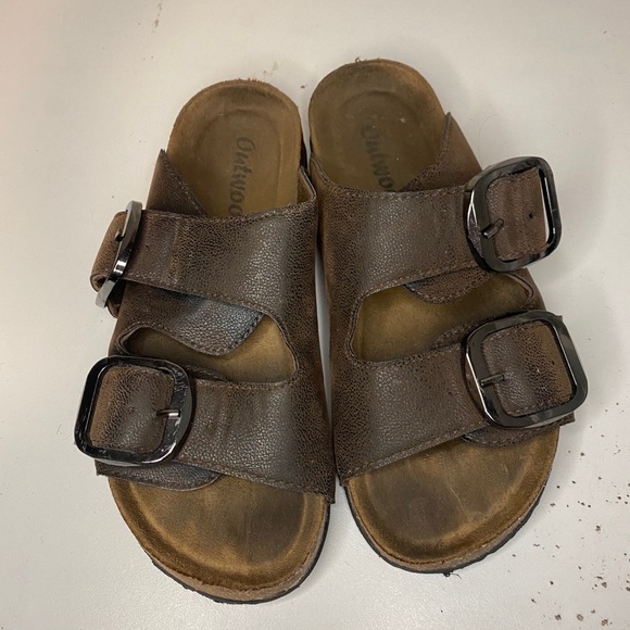 Sandals - Picture 3 of 3